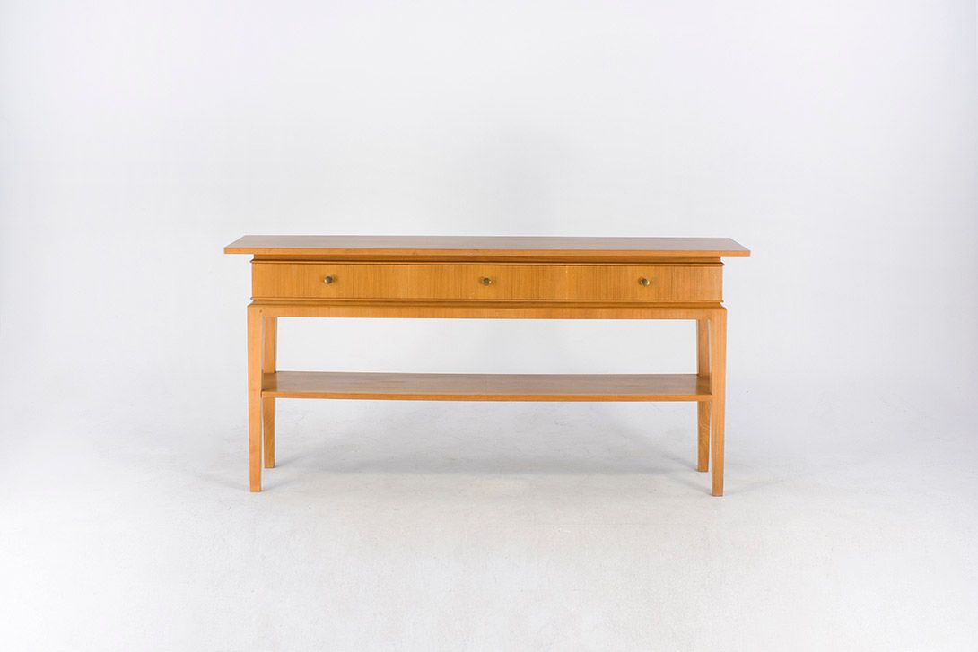 Foto Wooden Sideboard with Three Drawers w155