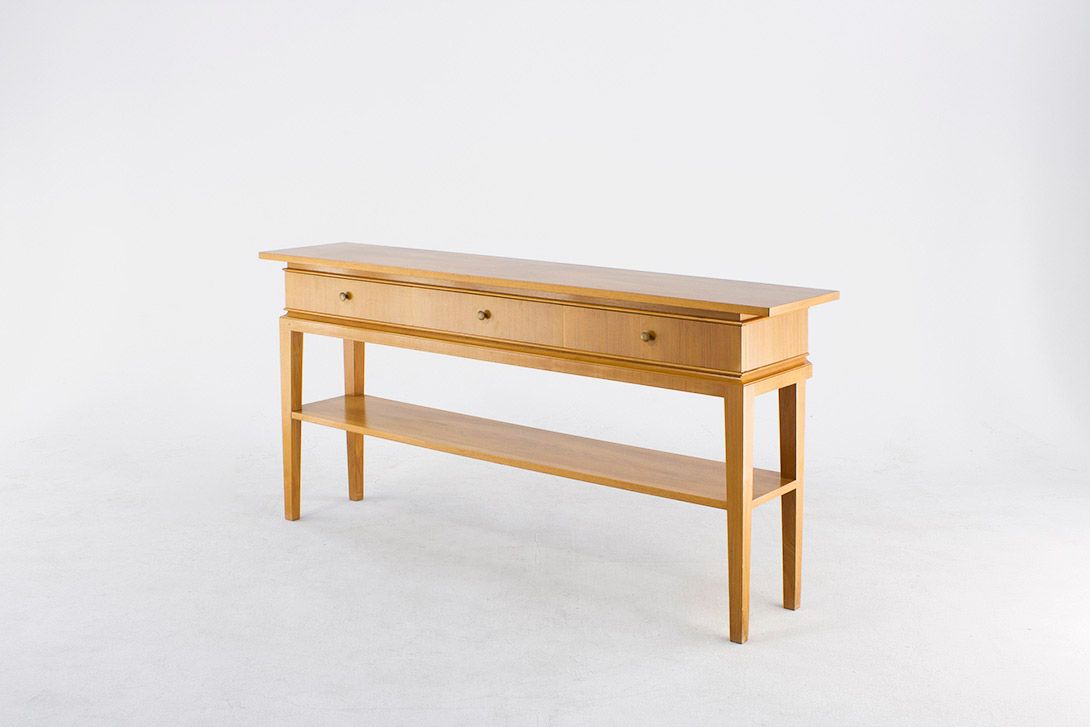 Foto Wooden Sideboard with Three Drawers w155