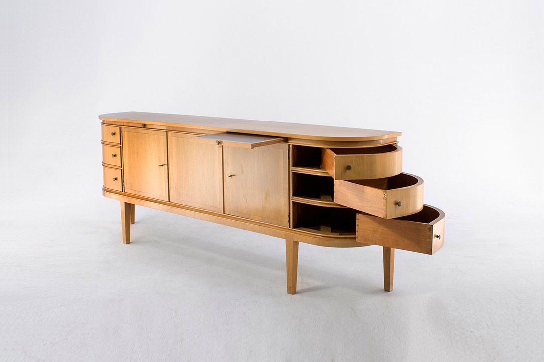 Foto Sideboard with Curved Corners Bruno Paul Berlin 1935 w220