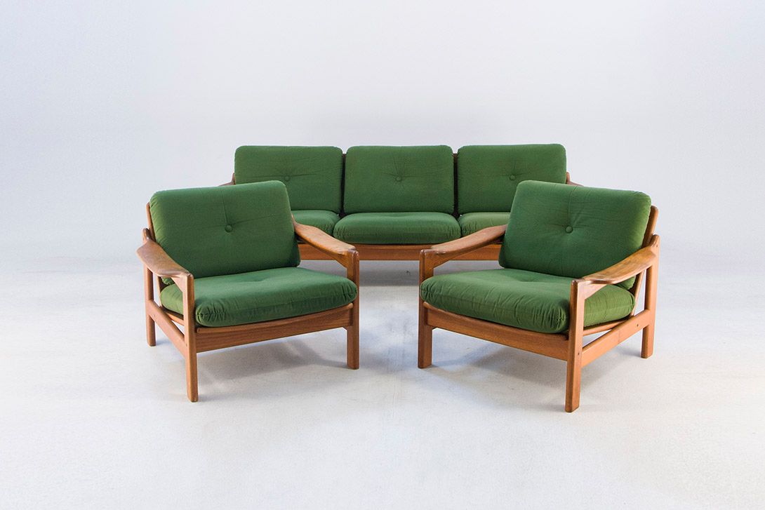 Foto Teak Armchair with Green Upholstery Denmark 1969