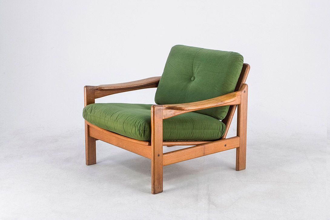 Foto Teak Armchair with Green Upholstery Denmark 1969
