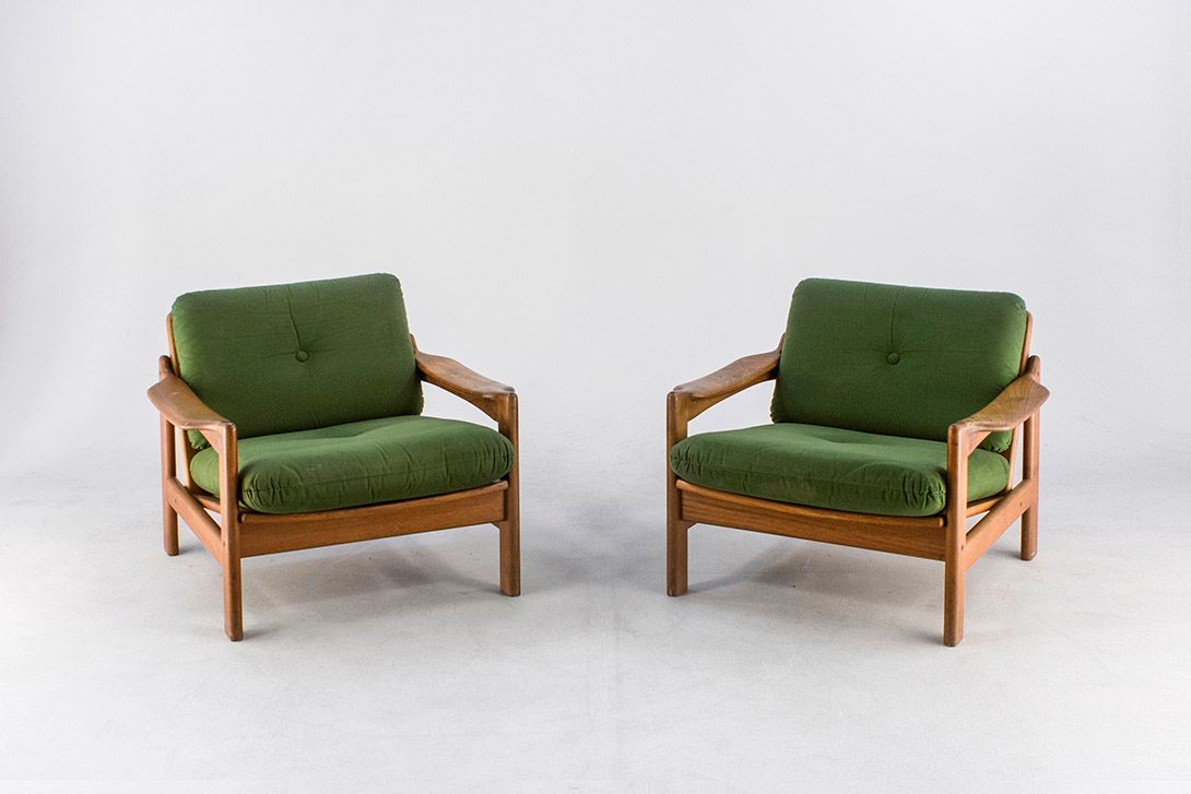 Foto Teak Armchair with Green Upholstery Denmark 1969