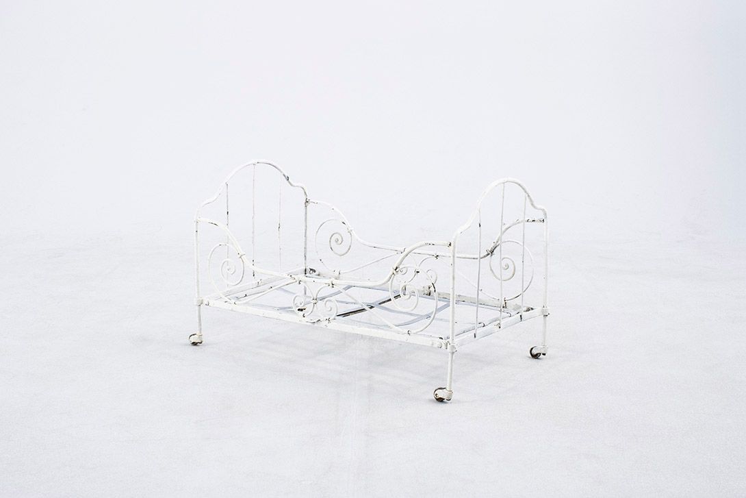 Foto Metal Doll´s Bed