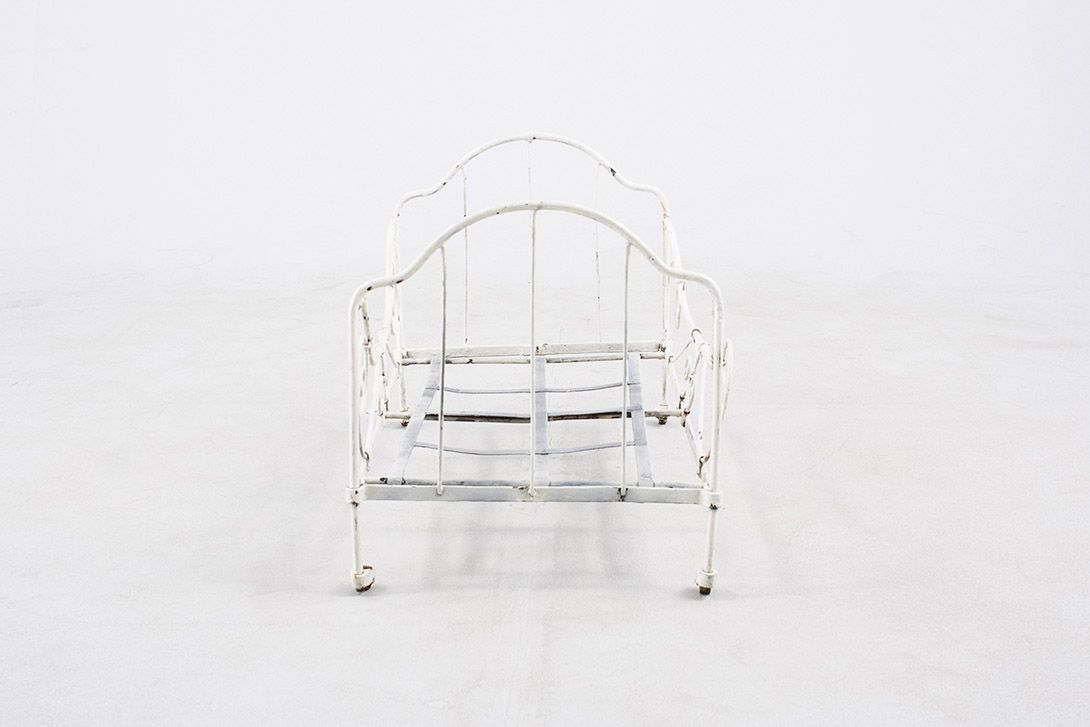 Foto Metal Doll´s Bed