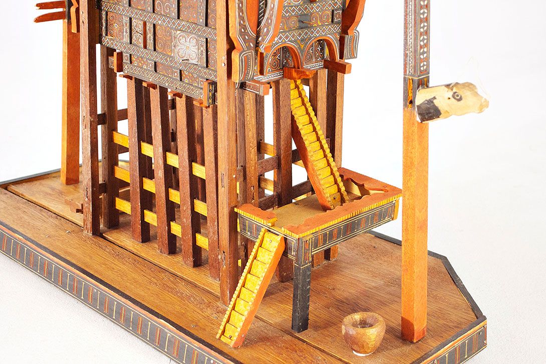 Foto Large Model of a Chinese Temple h90x95x35