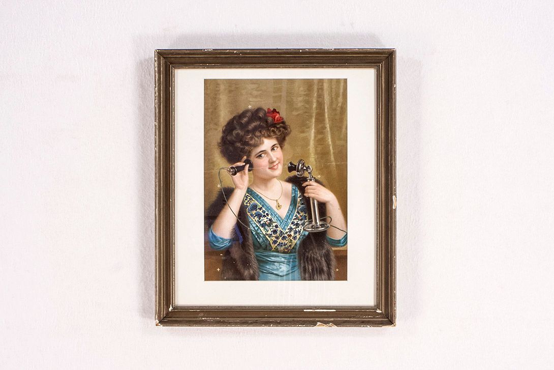 Foto Painting of a Phoning Girl h56x48 26A17