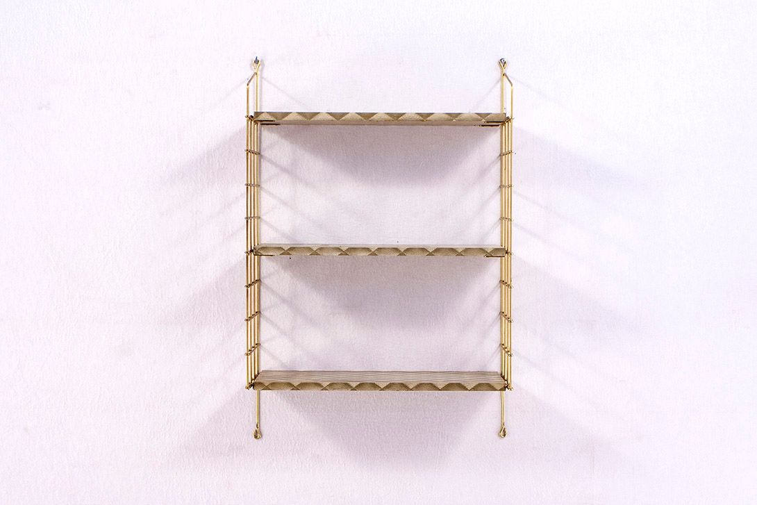 Foto Golden Metal String Shelf France 1950