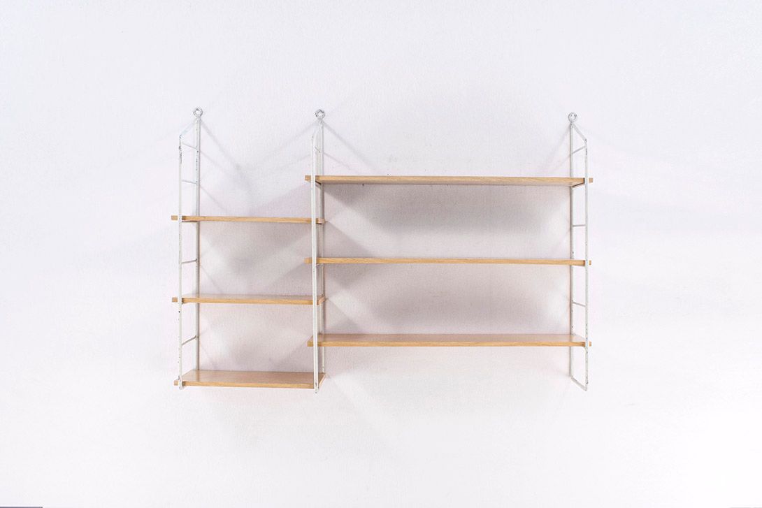 Foto Modular White String Shelf with Wooden Panels Germany 1954