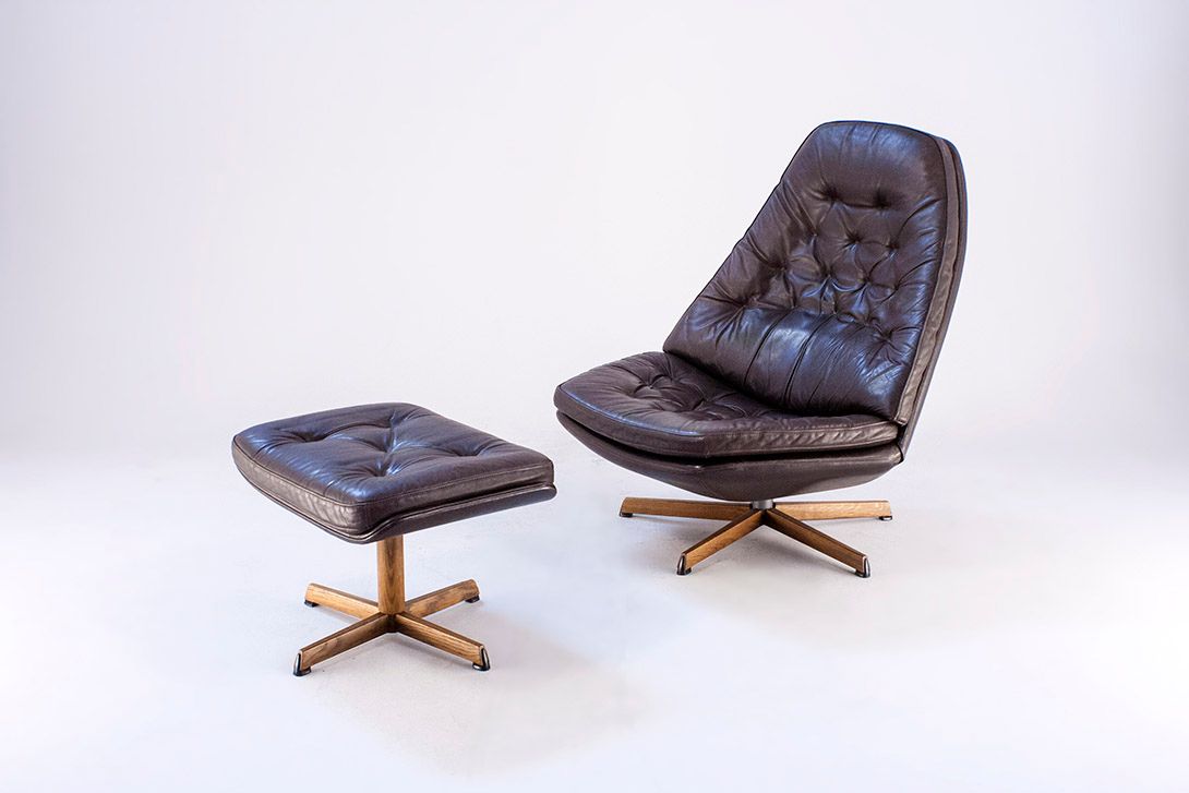 Foto Danish Swivel Lounge Chair on Teak Base by Madsen and Schübel 1964