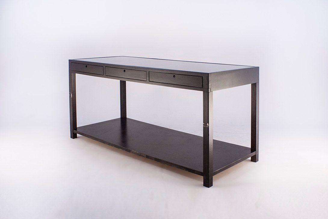 Foto Black Wooden Display Case Germany 1987