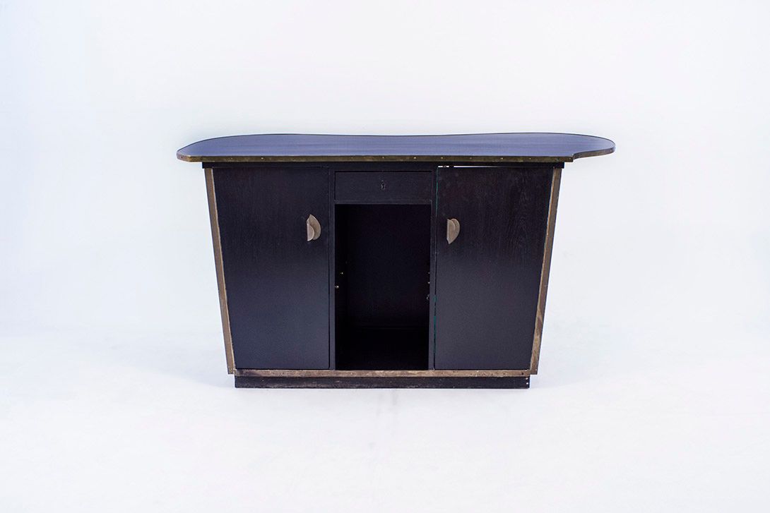 Foto Shop Counter with Mirrors and Brass Applications 1950 h85x165x80