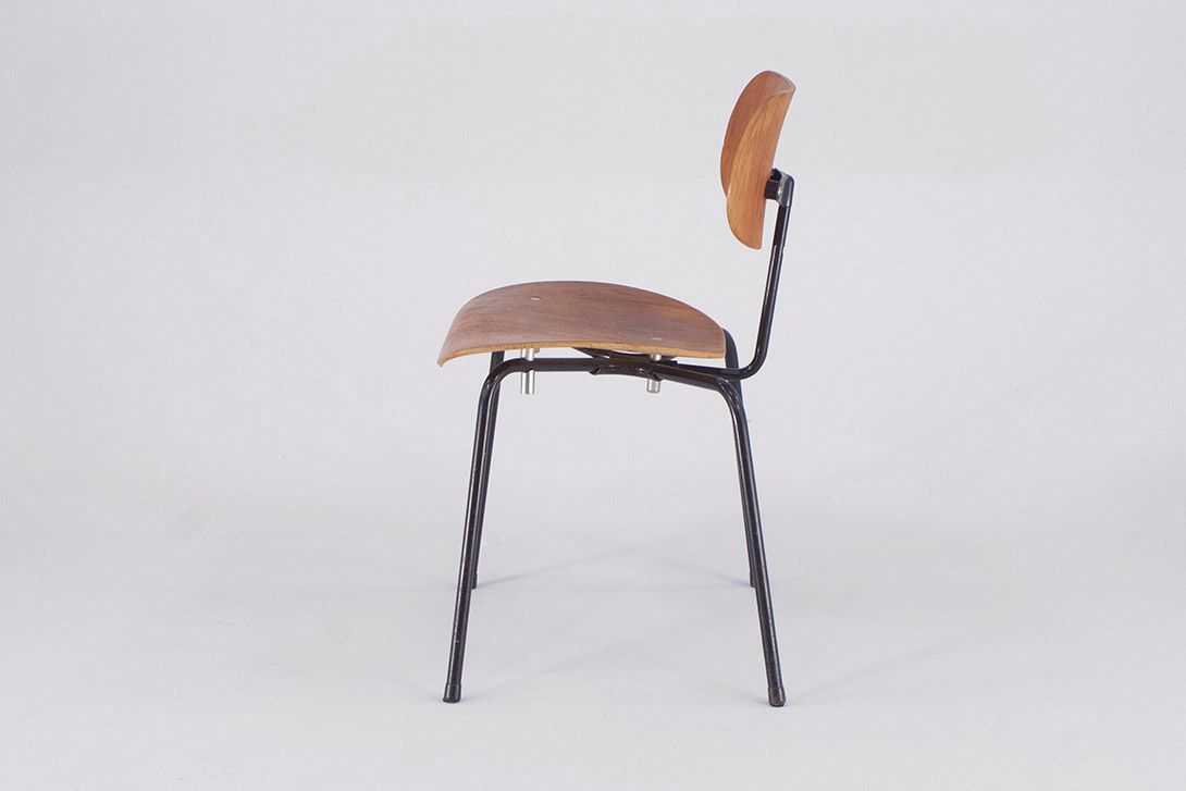 Foto Teak Chair SE 68 Plywood with Black Frame