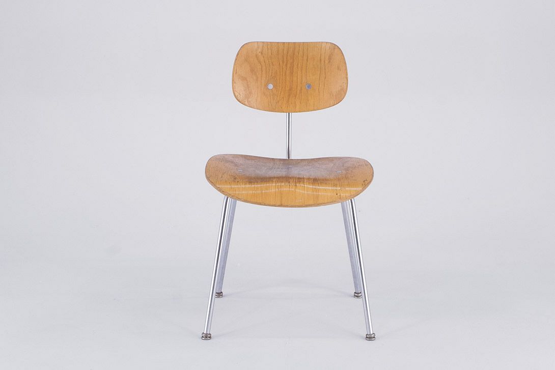 Foto Wooden Chair SE 68 Plywood Oak Light with Chrome Frame