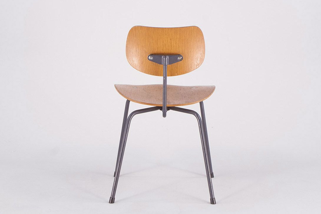 Foto Eames SE68 Wooden Chair Plywood Oak Grey Frame Medium