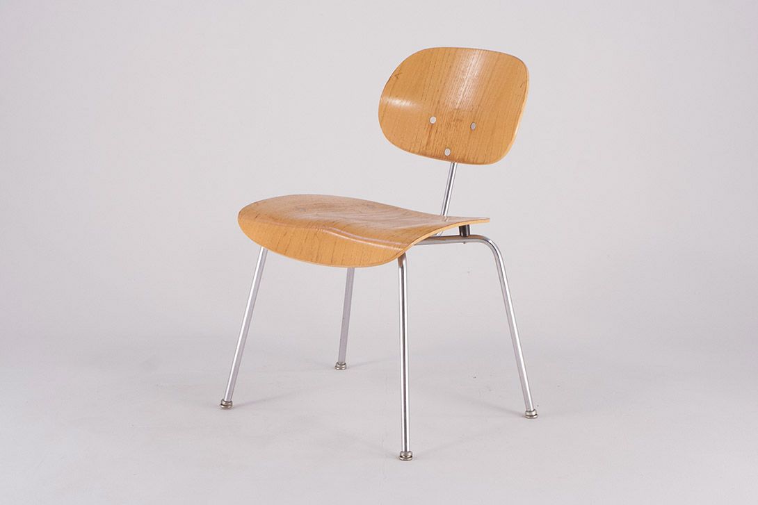 Foto Wooden Chair SE 68 Plywood Oak Light with Chrome Frame and Large Seat