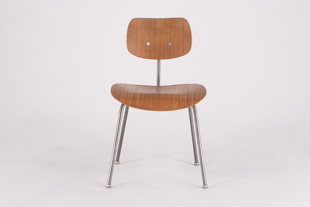 Foto Wooden Chair SE 68 Plywood Oak Medium with Chrome Frame
