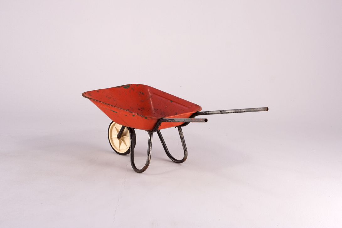 Foto Red Child´s Wheelbarrow h36x82x38