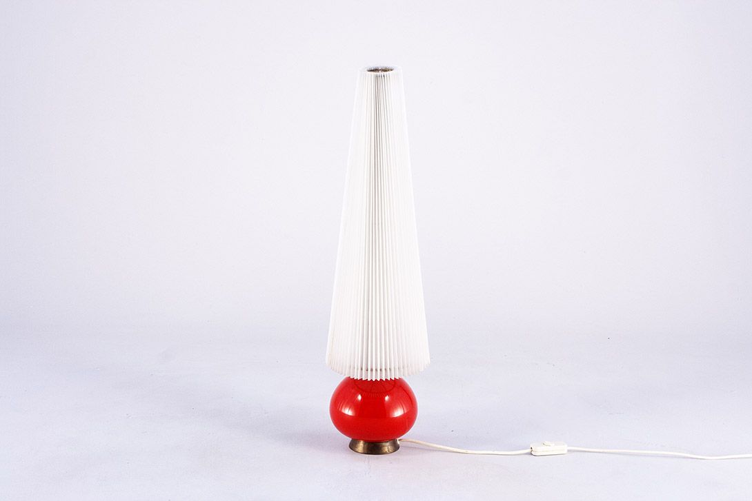 Foto Table Lamp with Red Glass Bulb Stand h83