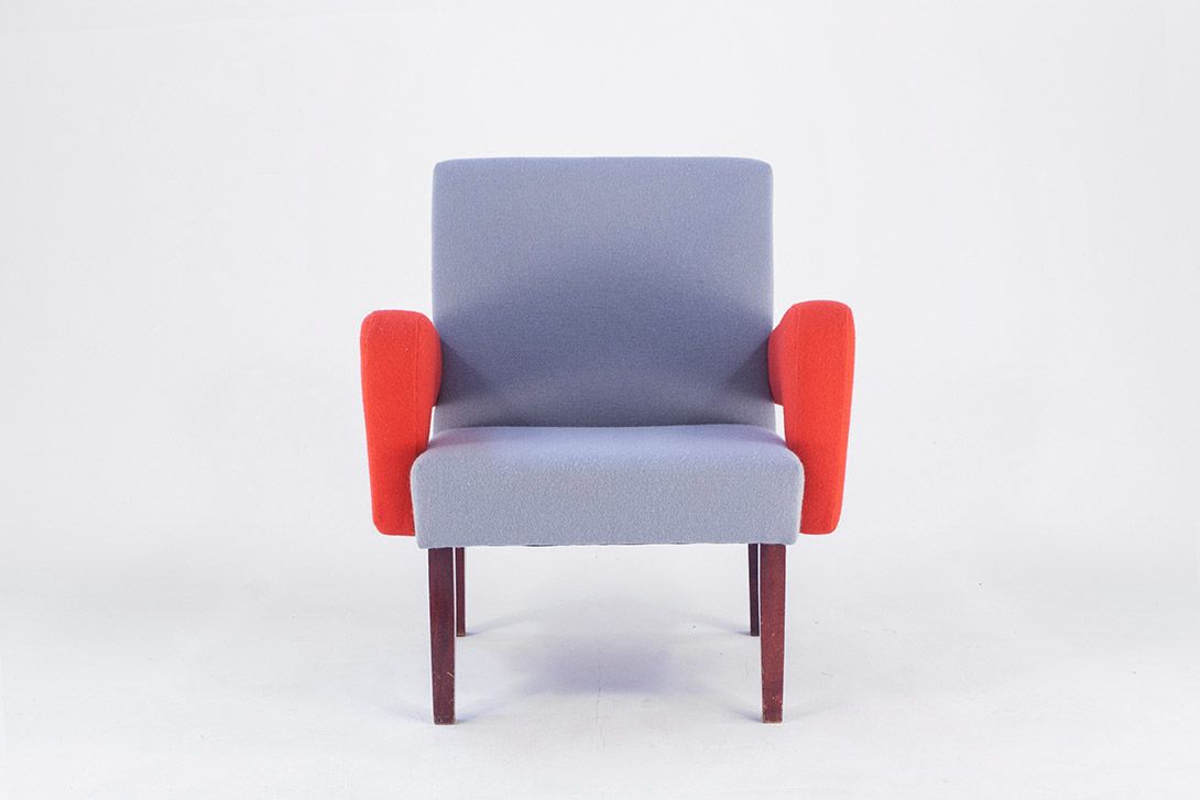 Foto Grey and Red Armchair Italy 1962