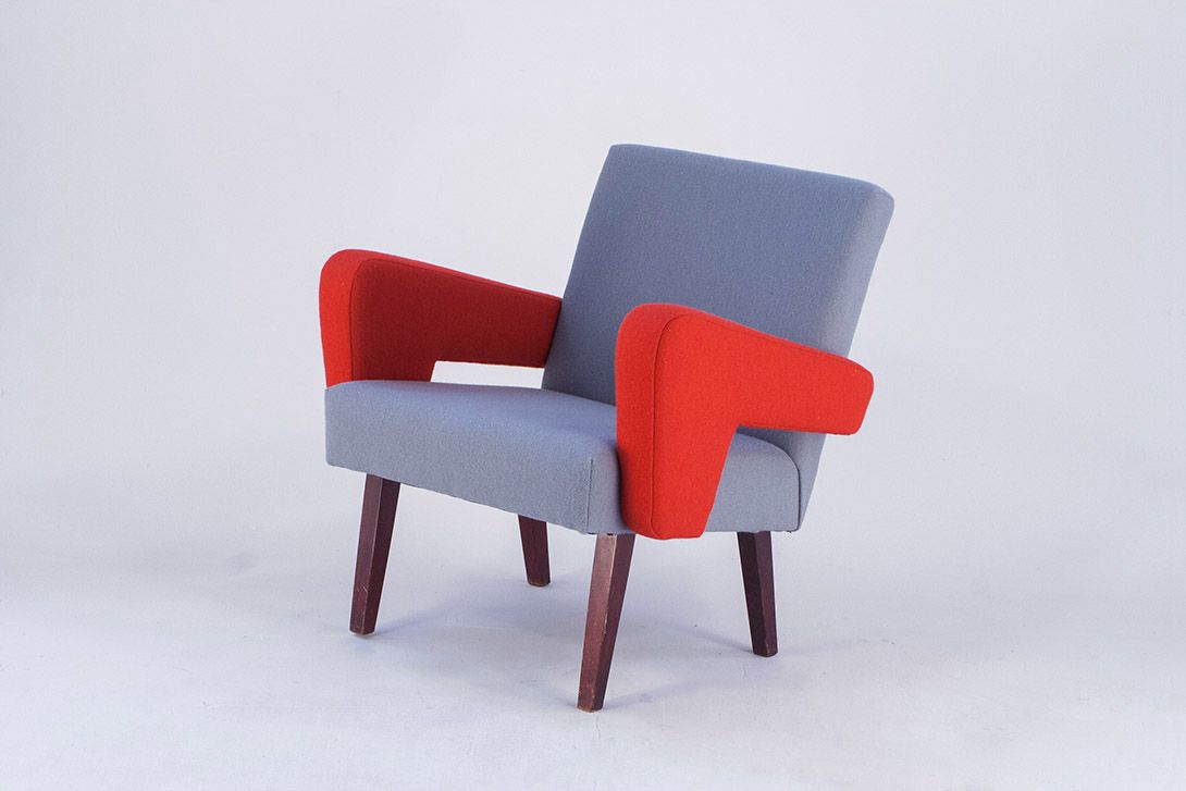Foto Grey and Red Armchair Italy 1962