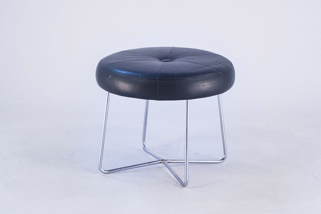 Foto Leather Stool with Chrome Legs h39 Denmark 1966