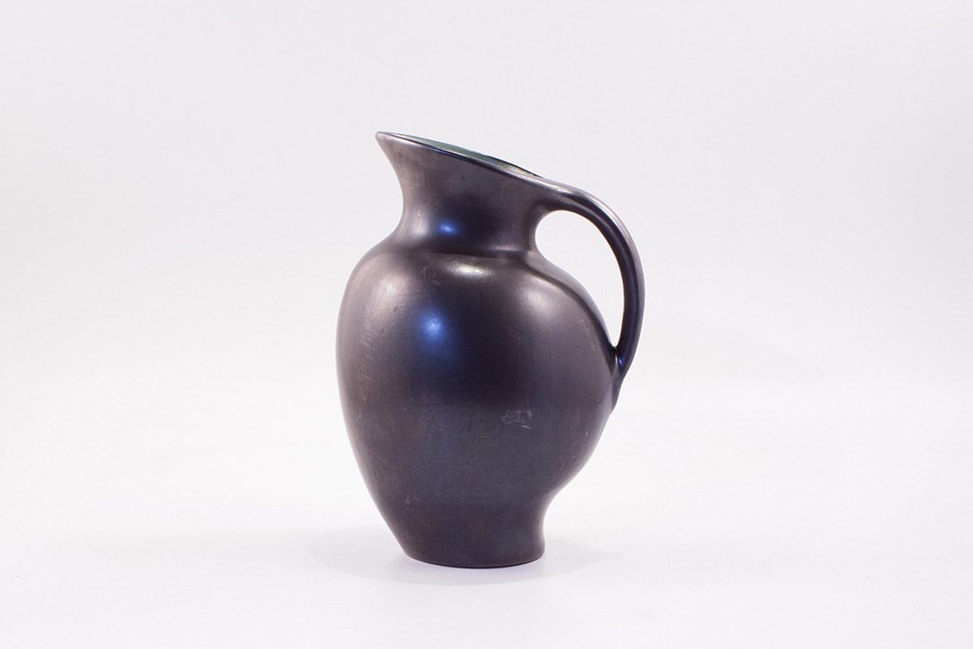 Foto Black Ceramic Jug