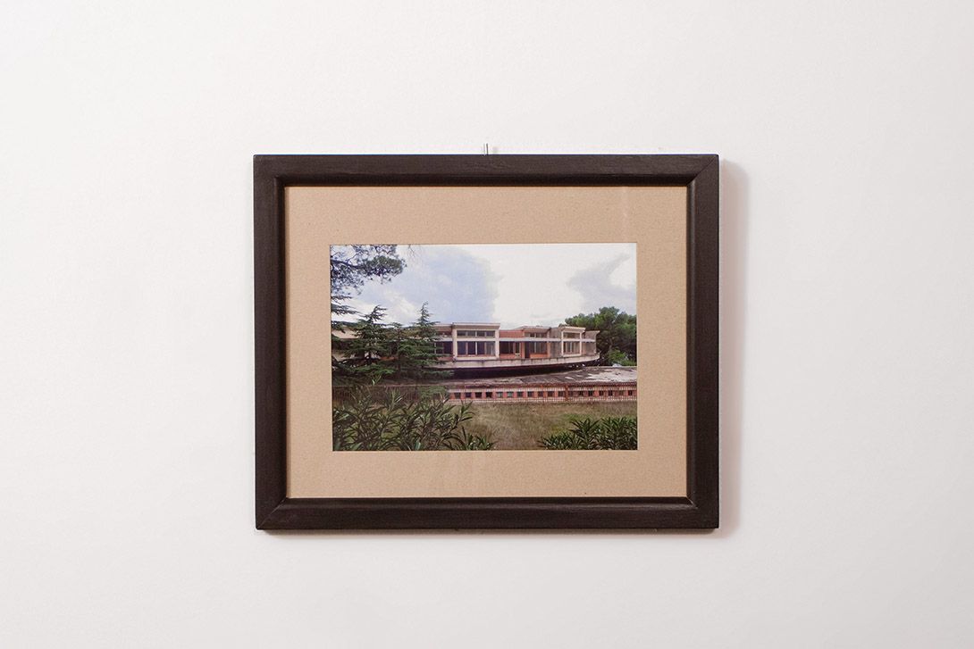 Foto Photo of an Abandoned House h35x43 15D7