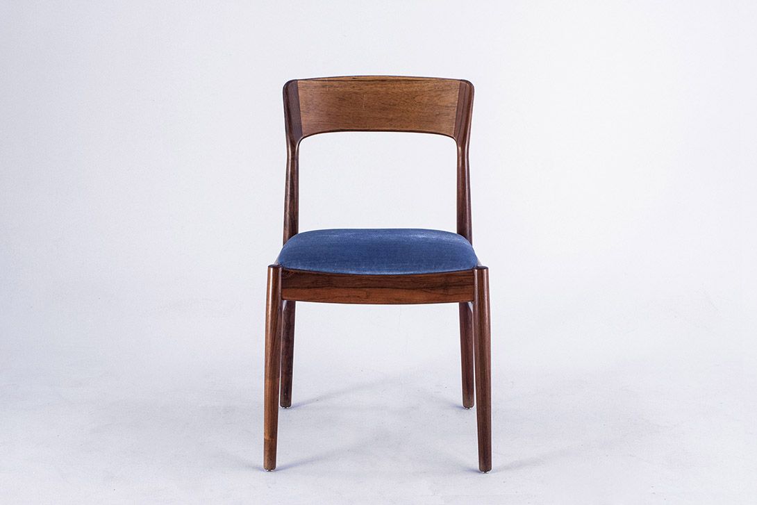 Foto Blue Velvet Dining Chairs by KS Møbler