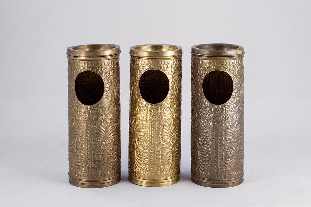 Foto Brass Ashtray and Bin with Floral Relief h70x30