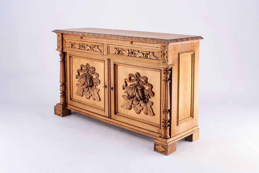 Foto Massive Carved Sideboard with Integrated Worktop Alsace 1860 w150