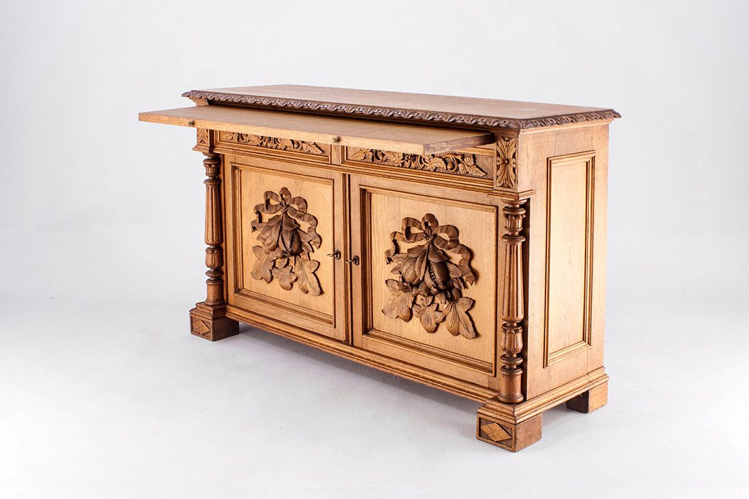 Foto Massive Carved Sideboard with Integrated Worktop Alsace 1860 w150