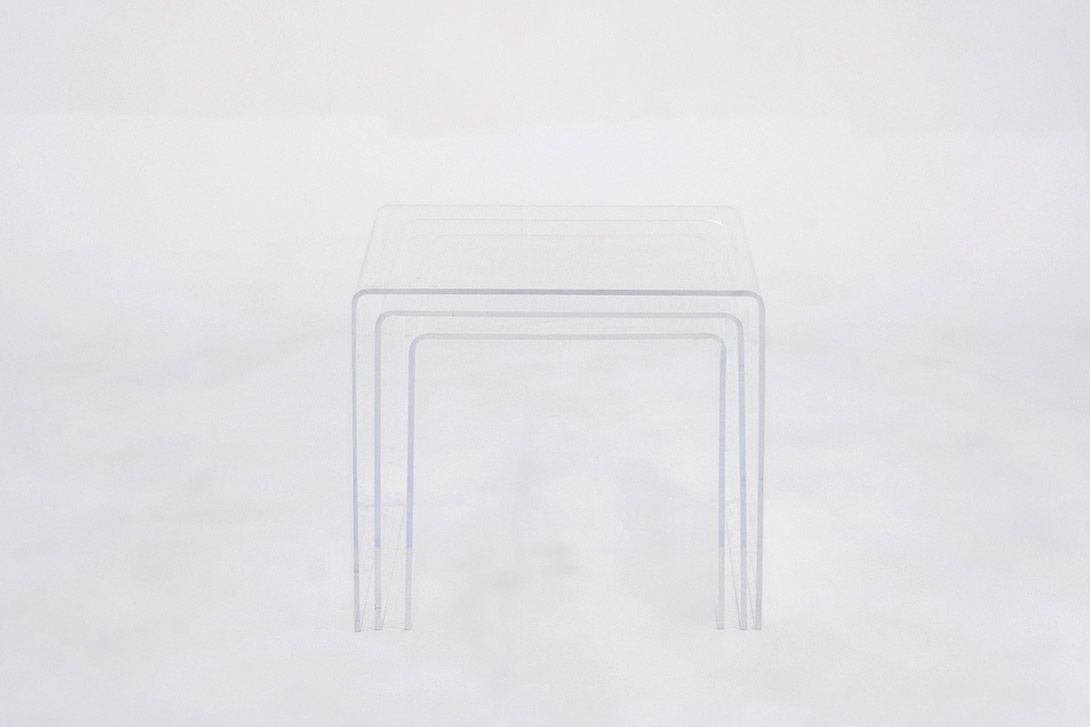 Foto Set of Three Acrylic Coffee Tables h34x33x40