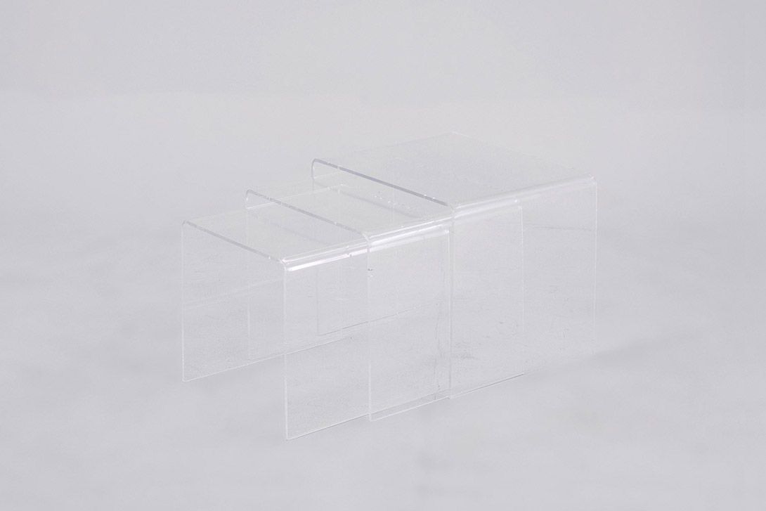 Foto Set of Three Acrylic Coffee Tables h34x33x40