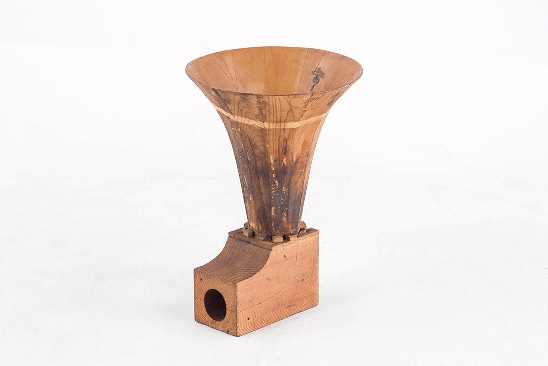 Foto Emerson Music Master Wooden Horn Speaker