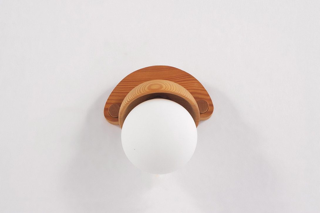 Foto Wooden Wall Light with Glass Ball 1989 h26