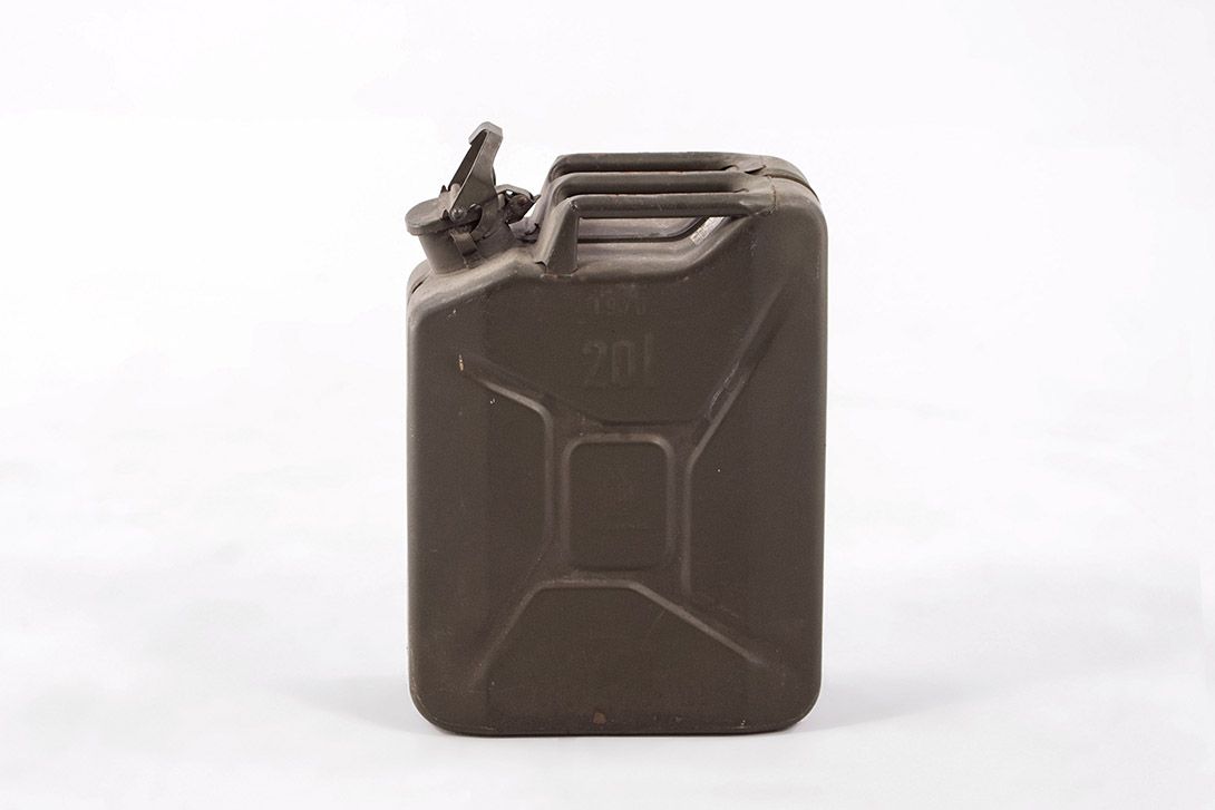 Foto Military Metal Gasoline Container GDR h46x35x18