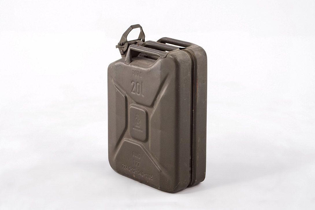 Foto Military Metal Gasoline Container GDR h46x35x18