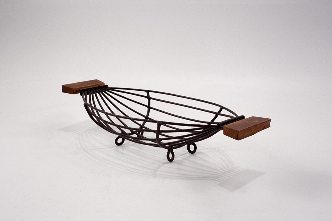 Foto Metal Fruit Bowl with Wooden Fittings France 1956