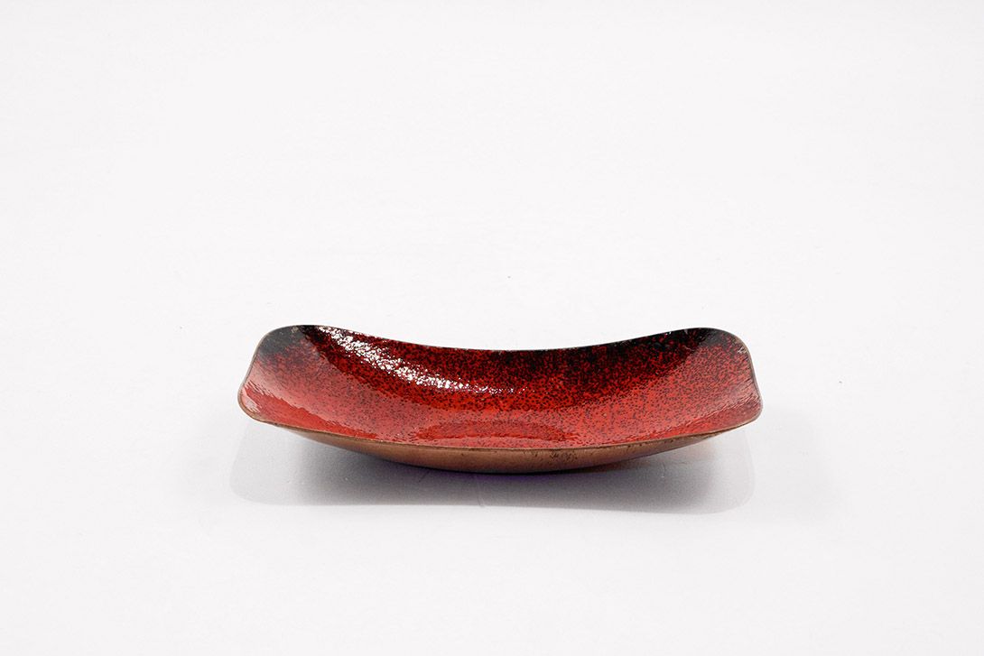 Foto Red Metal Bowl
