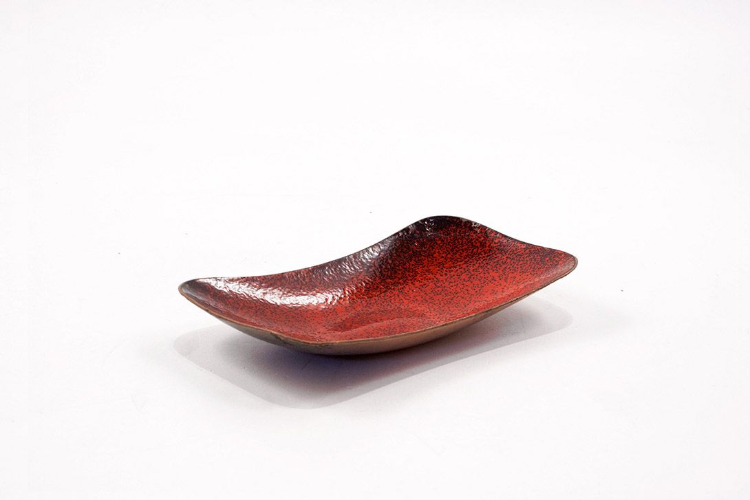 Foto Red Metal Bowl