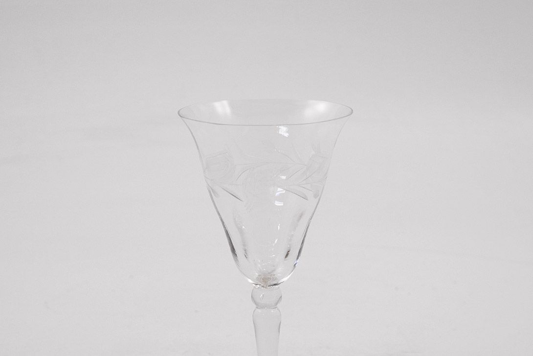Foto Champagne Glass Set with Engraved Flowers