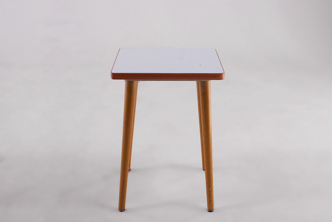 Foto Wooden Side Table with Blue Top h45x33