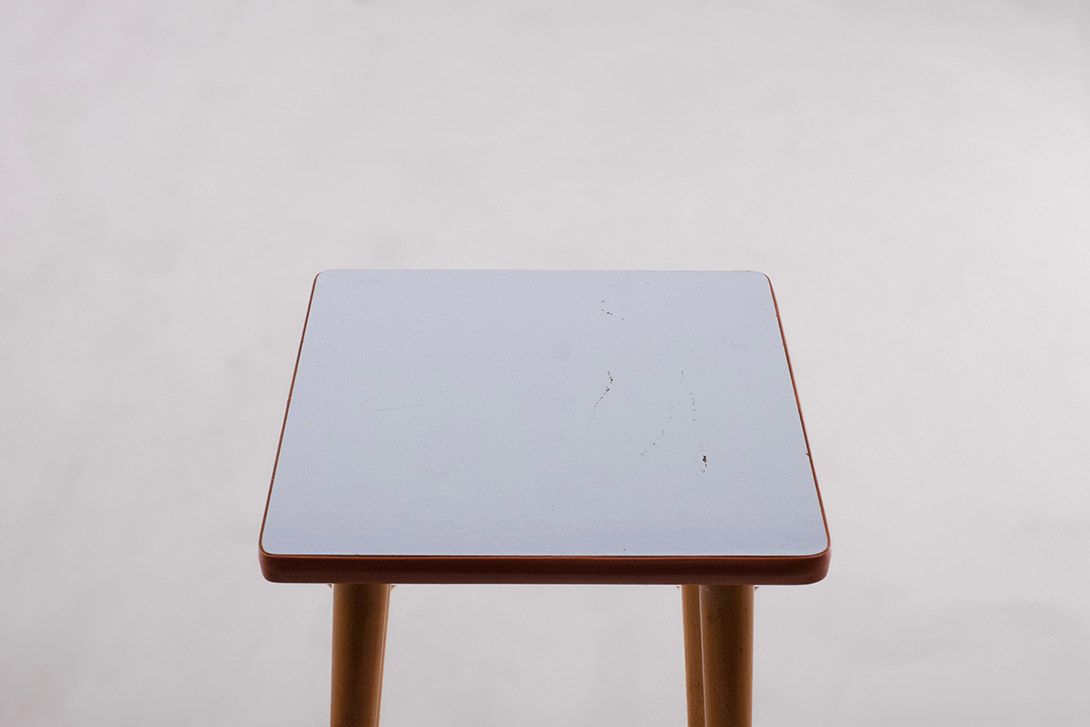 Foto Wooden Side Table with Blue Top h45x33