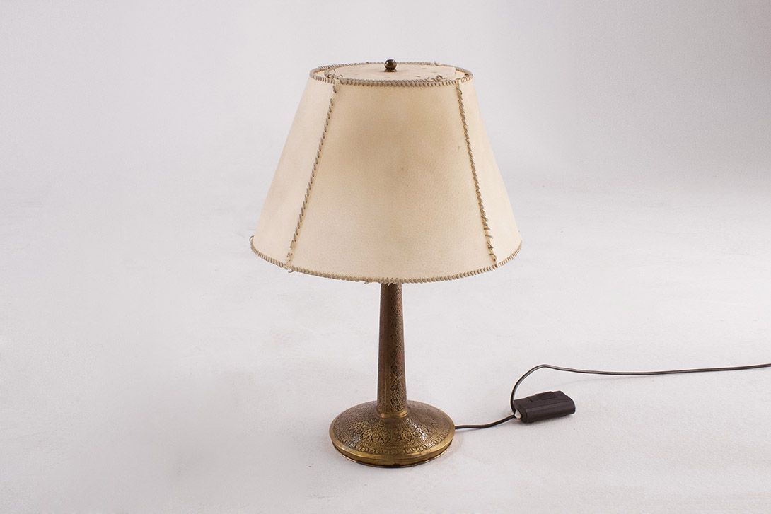 Foto Table Lamp with Brass Engraved Stand h65