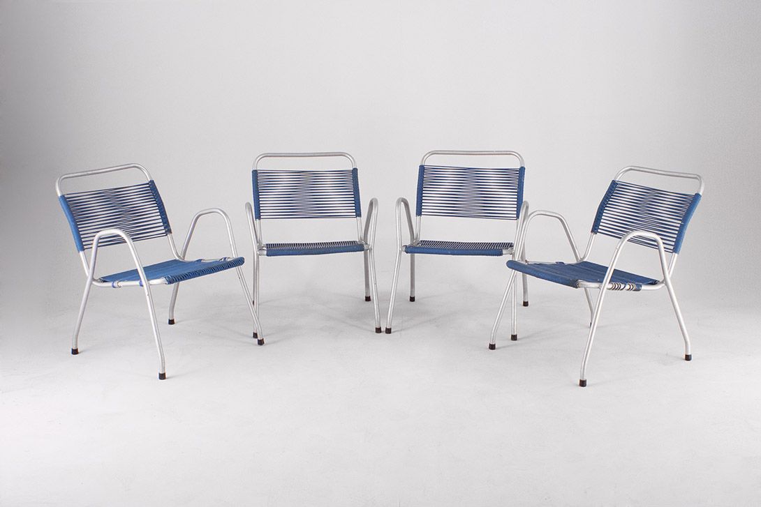 Foto Blue Rubber Cord Garden Chair