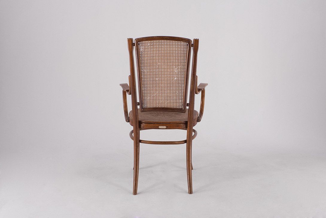 Foto Wooden Armchair with Basket Backrest Germany