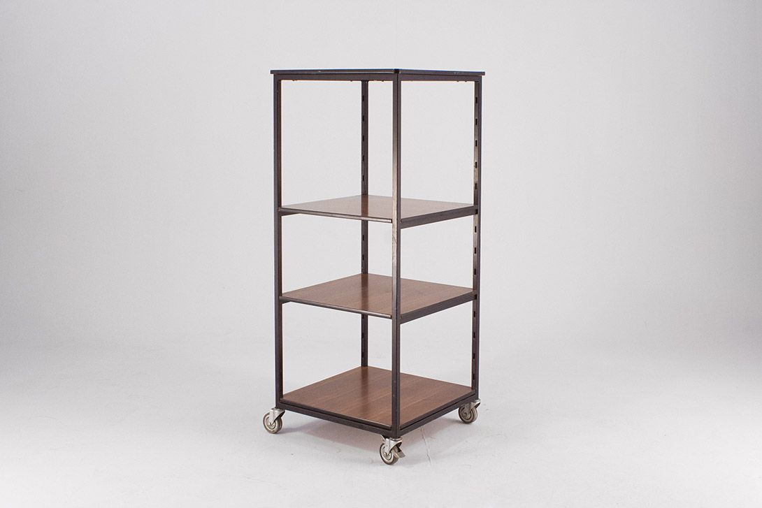 Foto Shelf on Wheels