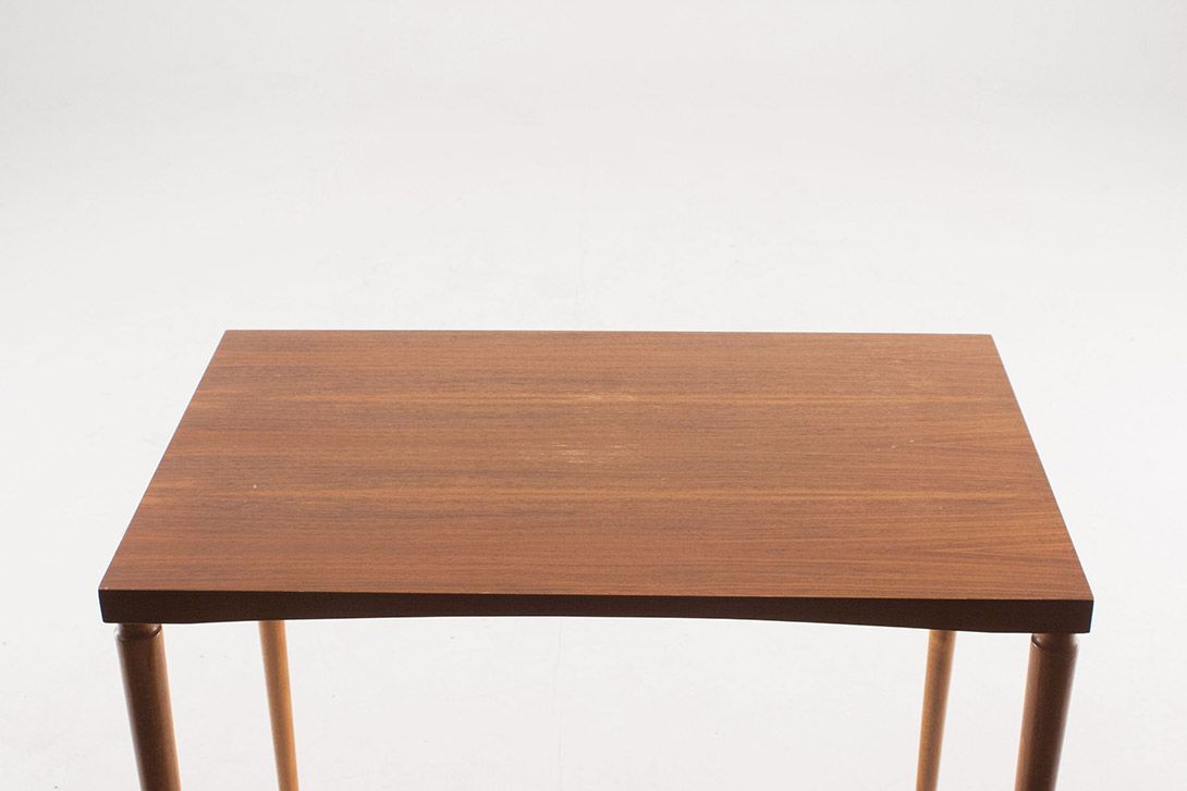 Foto Wooden Side Table with Leg Detail h54x62x40