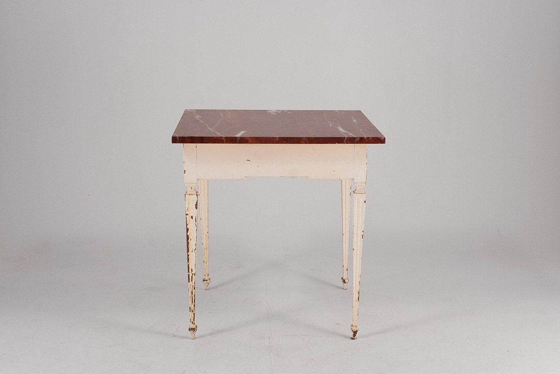 Foto Wooden Shannon Baroque Table with Painted Marble Top, 1820