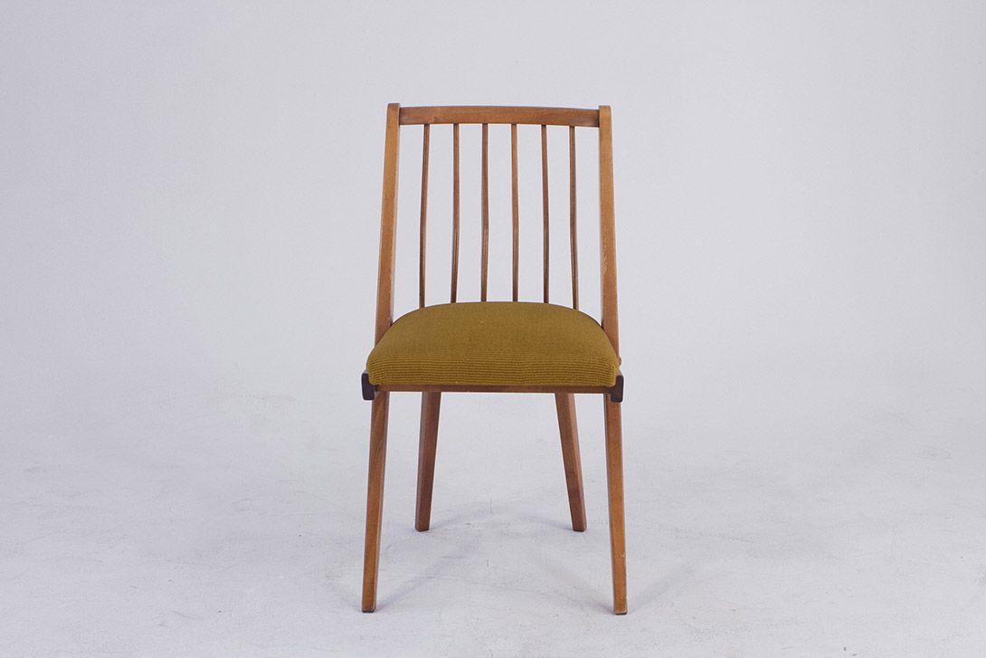 Foto GDR Dining Chair with Green Upholstery